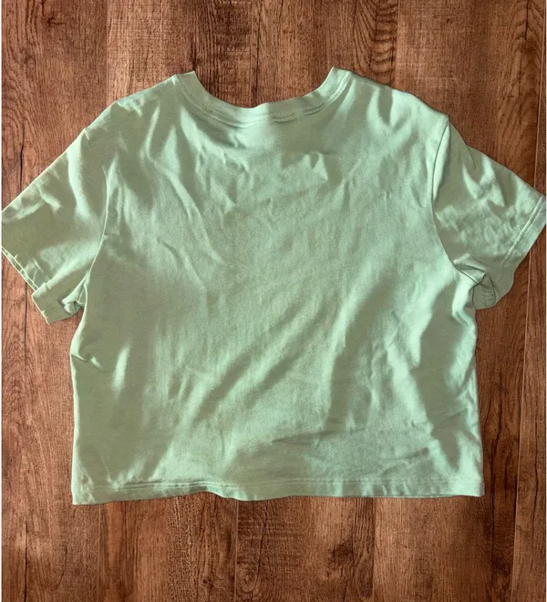 Nike Cropped T-Shirt - Image 2