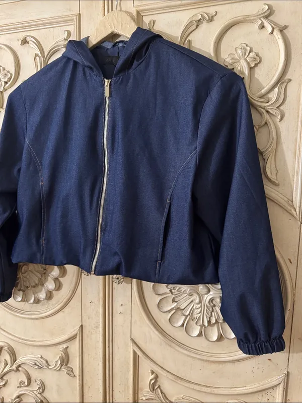 Zara Navy Hooded Bomber Short Crop Long Sleeve Jacket Size Medium - Image 4