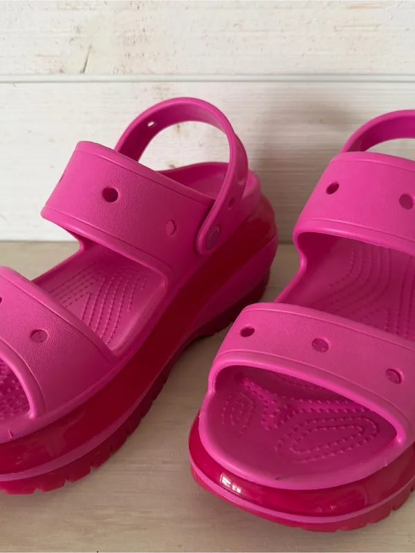 Crocs Classic Mega Crush Sandal Unisex Thick Sole Womens 8 Mens 6 Hot Pink NEW - Image 8