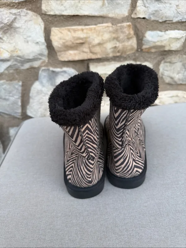 Vera Bradley Zebra Print Cozy Booties size small 5/6 NWOT - Image 4