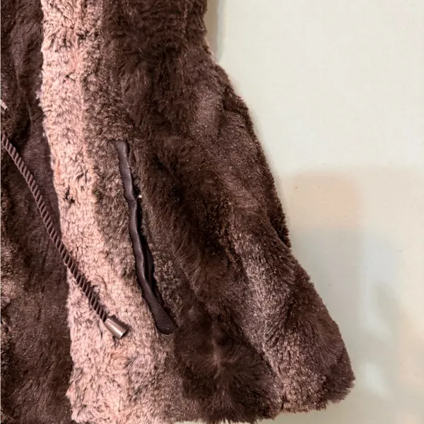 Faux Fur Vest in Brown and Cream 4 - Image 4