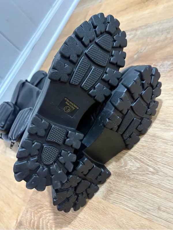 16” mission Combat boots with detachable pouches - Image 8