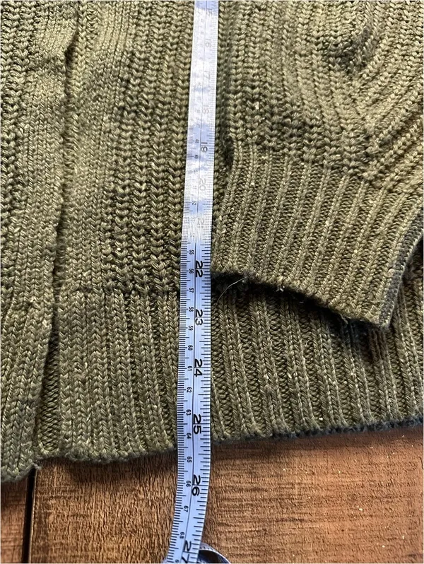 Universal Threads Cozy Olive Green Chunky Knit Cardigan, Size Small - Image 6