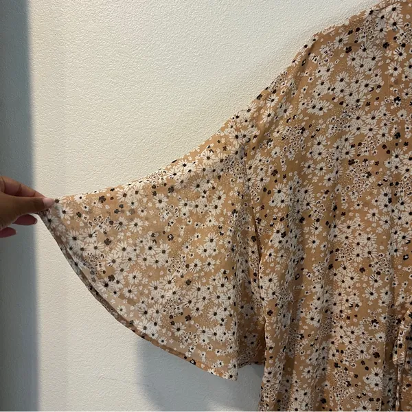 Wild Fable‎ Sheer Chiffon Floral Tab White Flutter Bell Sleeve Tie Front Kimono - Image 3