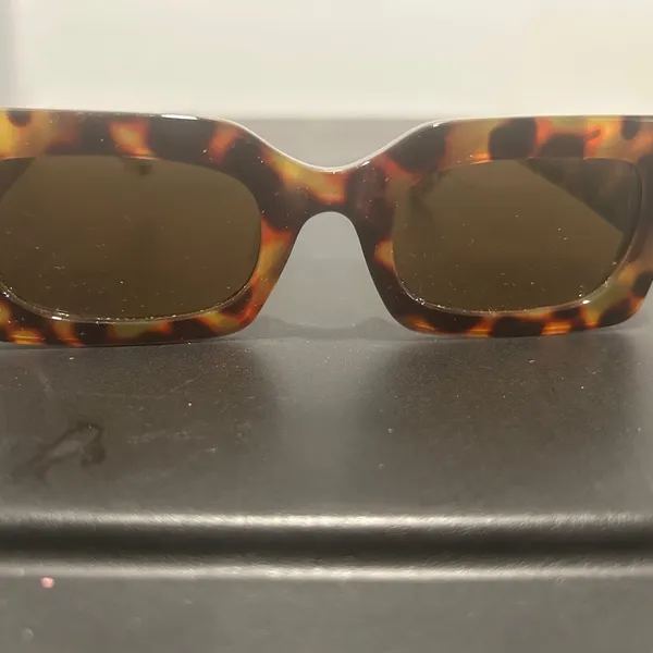 Tortoise Shell Sunglasses Brown - Image 2