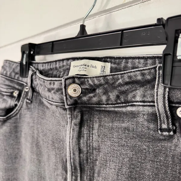 Abercrombie The Mom Jeans High Rise Black Wash - Image 4