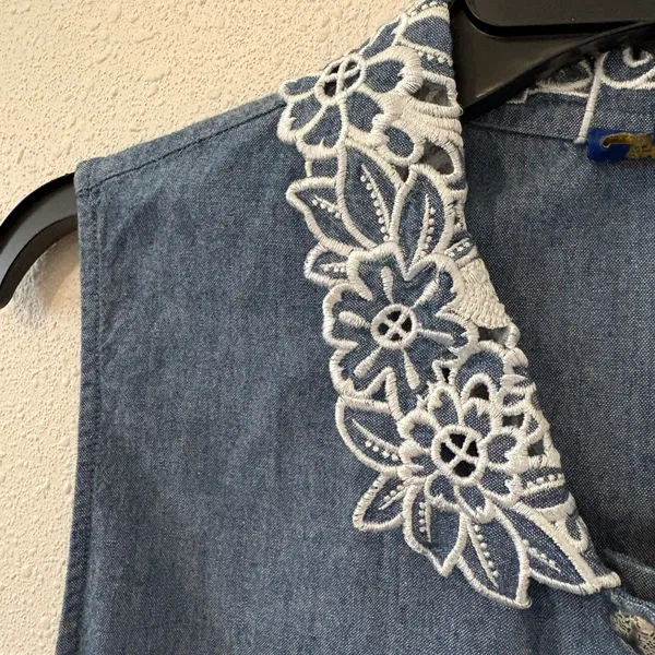 Pendleton Denim Blue Sleeveless Button Down Shirt - Image 3