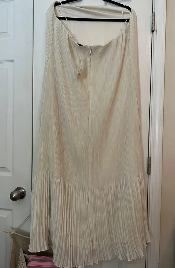 Abercrombie Pleated Midi Dress - Image 4