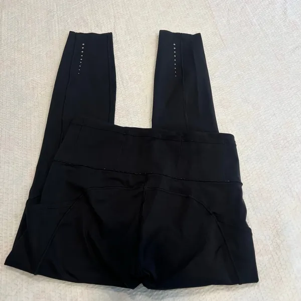Lululemon fast and free leggings in black reflective size 6 - Image 6
