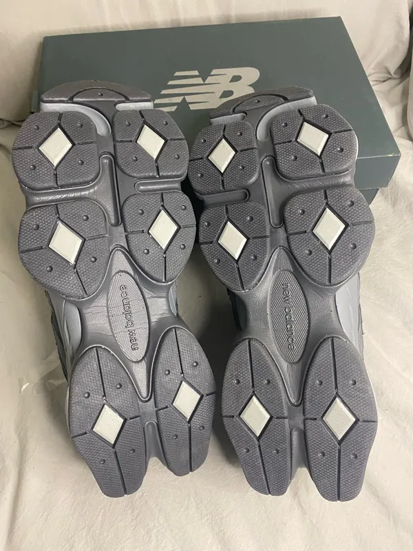 New Balance 9060 Sneakers Shoes Womens Size 10 Mens 8.5 - Image 6