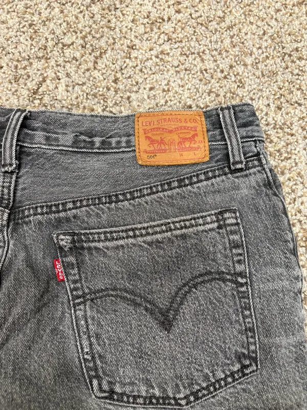 Levi’s Shorts 501 Women’s Black Denim shorts - Image 2