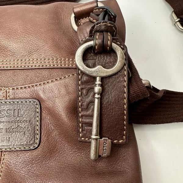 Vintage Y2K Fossil Genuine Leather Crossbody Bag – Distressed Brown Key Charm - Image 7