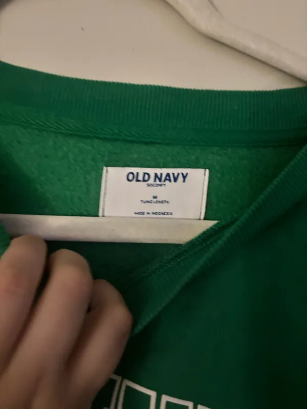 Old Navy Matching Sweatshirt Shorts Set medium  - Image 3