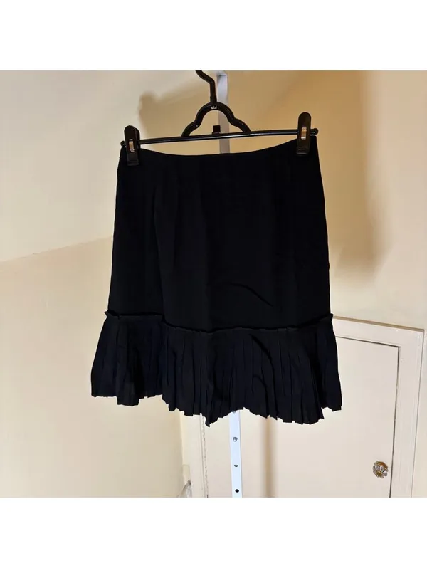 Kate Spade EUC Women's Black Pleated Flounce Mini Skirt Size 4 - Image 3