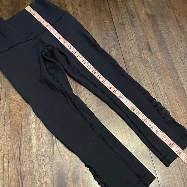 Lululemon Minimalist Crop Size 4 - Image 8