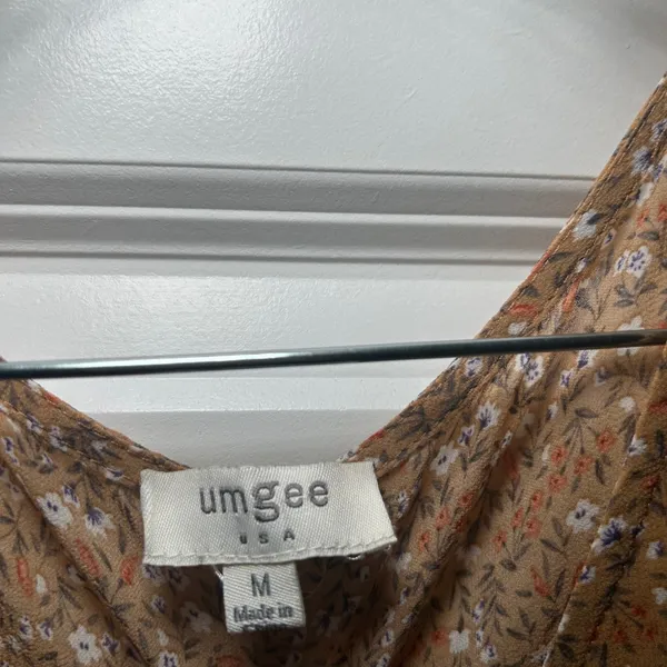 Umgee Mustard Floral V-Neck Button Front Midi Dress Puff Sleeve Size M boho - Image 4