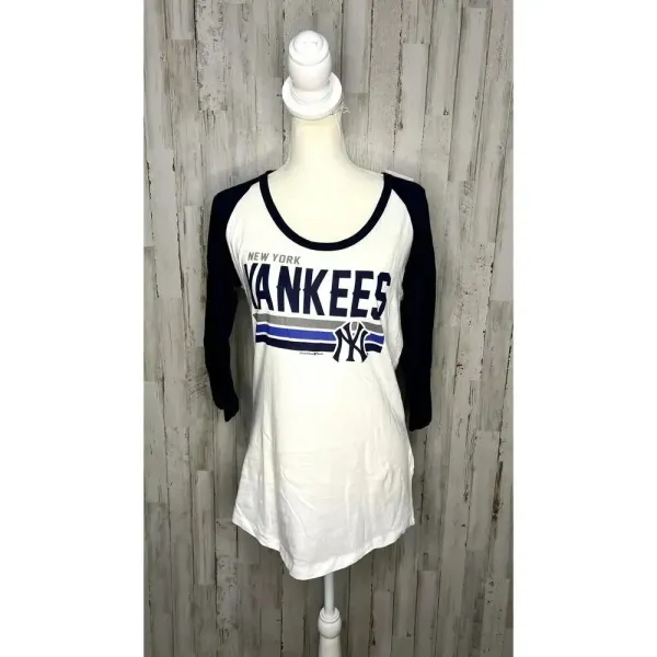 NWT‎ Women's New York Yankees 3/4 Sleeve Raglan T-Shirt White/Blue Medium - Image 2