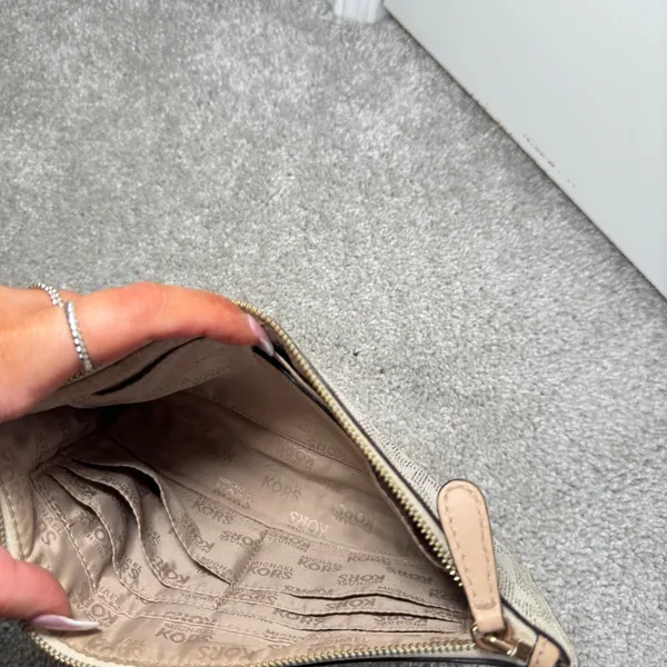 Michael kors wallet - Image 5