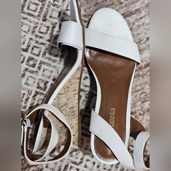 Chic White Sandals with Ankle Strap Size 9.5 - Image 2