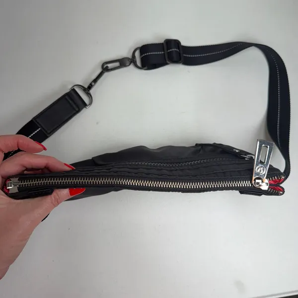 Lululemon Belt Bag Black Crossbody Fanny Pack Red Lining Adjustable Strap Preppy - Image 7