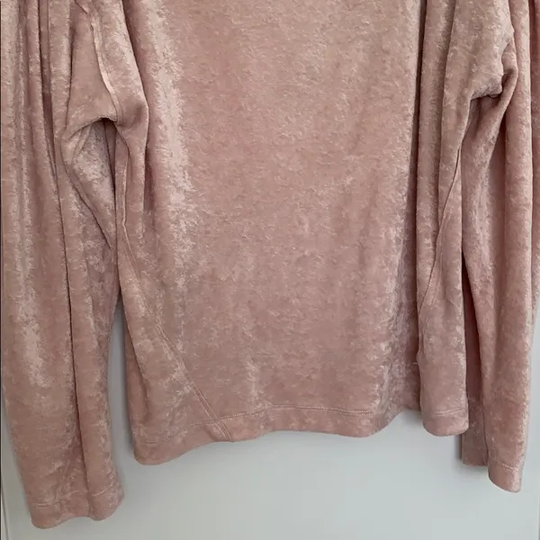 Free People Pink Velvet top M - Image 4
