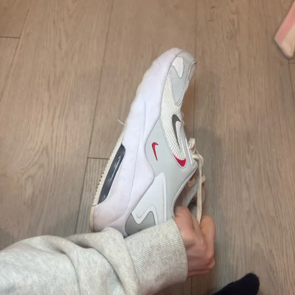 Nike sneakers 8.5 - Image 6