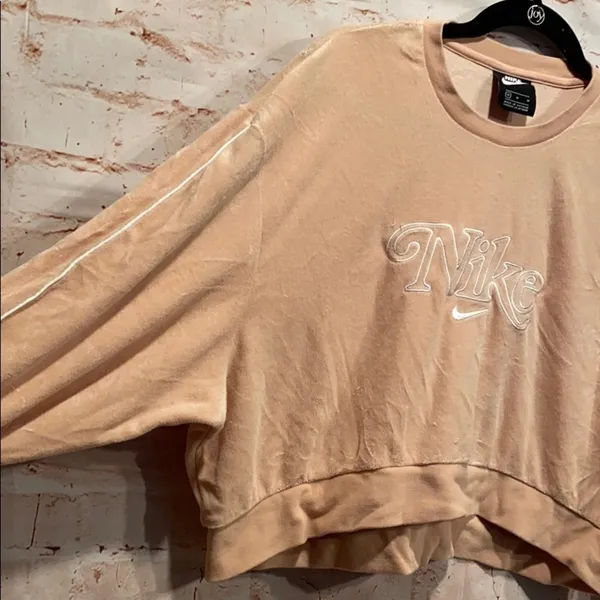 Nike Cropped Velour pink sweatshirt sz M Crew - Image 4