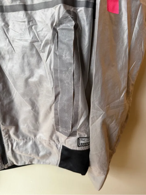 Nike Women’s Gray Pink Lightweight Running Windbreaker Jacket - Image 6