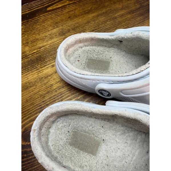 Crocs Light Blue Fur Lined Clogs Size‎ Women 6 - Image 8