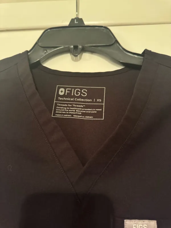 Figs scrub top - Image 2