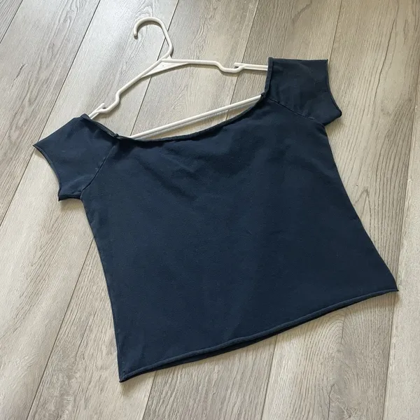 Brandy Melville Top cotton off shoulder bonnie crop womens Navy Blue (one size) - Image 4