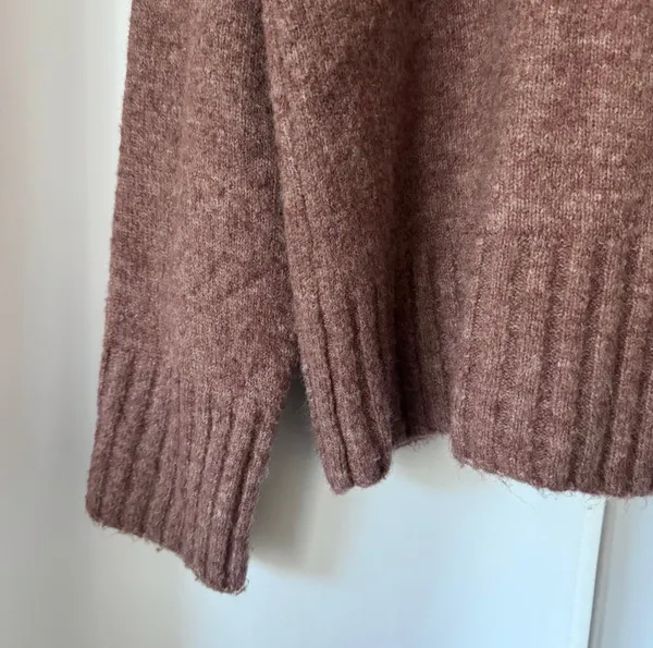 Dark Mauve Pink Oversized Chunky Neutral Turtleneck Sweater Size L - Image 3