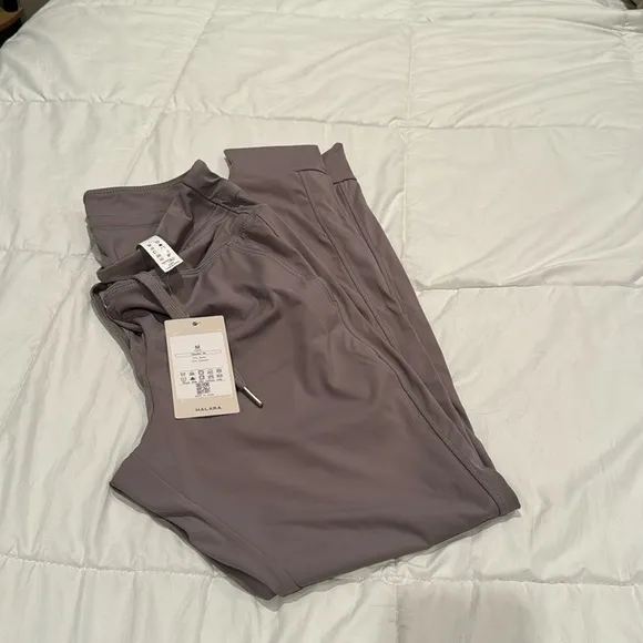 Halara leggings size M - Image 2