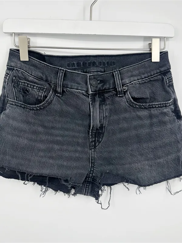 American Eagle Outfitters Black Strigid Stovepipe Shorts Size 00 Distressed - Image 9