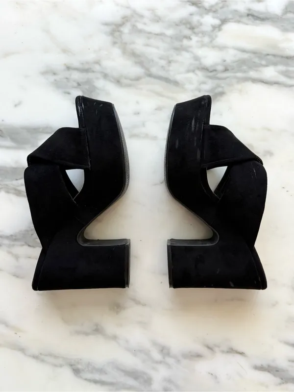 Qupid Black Faux Suede Crisscross Platform Slide Sandals • Sz 8.5 - Image 3
