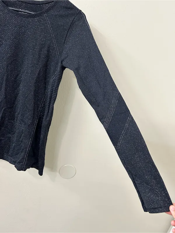 Athleta Black Silver Metallic Base Layer Glitter Flurry Sparkle Top Sz M - Image 4