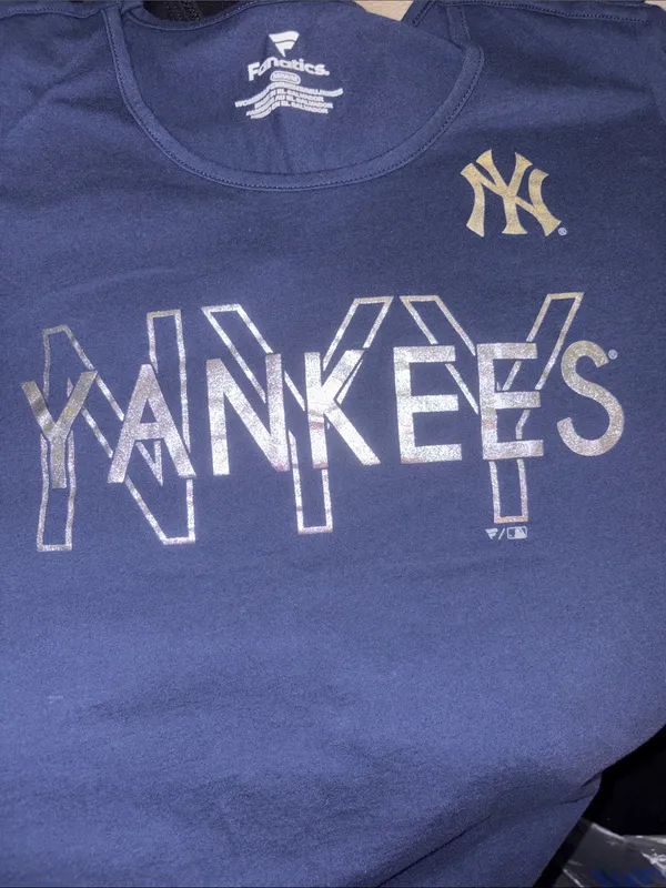 Fanatics New York Yankees cold-shoulder t-shirt, Medium - Image 2