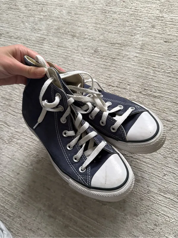 Classic Navy High-Top Canvas Sneakers with White Accents (Size 7.5) - Image 3