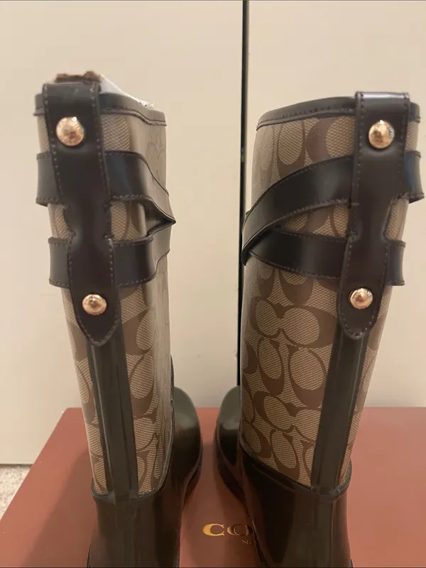 Coach Trisha brown boots size 6 - Image 5