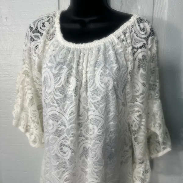 Win Win  White Lace Tunic Size Small/Medium EUC - Image 4