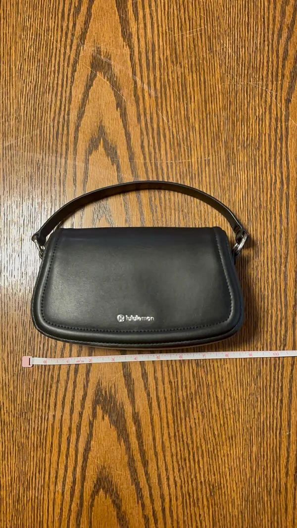lululemon Leather Alternative Mini Bag 1.2L Black/Silver - Image 7