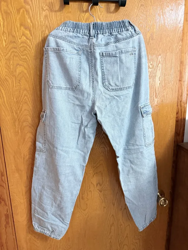 American Eagle Outfitters Light Wash Cargo Jeans - Image 2