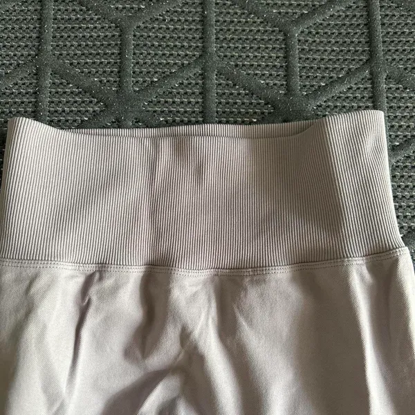 Size S Light Purple High-Waisted Leggings with Scrunched Butt - Image 3
