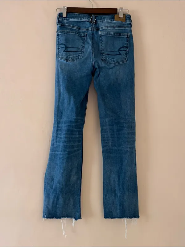 American Eagle Hi-Rise Crop Flare Jeans Medium Wash Size 6 Long - Image 4
