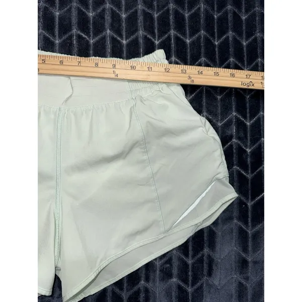Lululemon Women Hotty Hot High Rise Lined Short Light Green Size 6 - Image 7