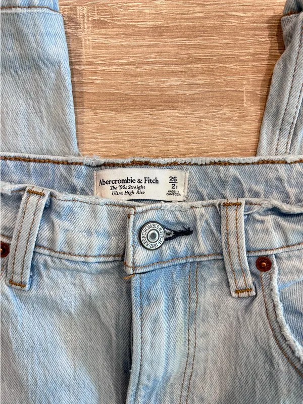Abercrombie Jeans 90s Ultra High-Rise - Image 2