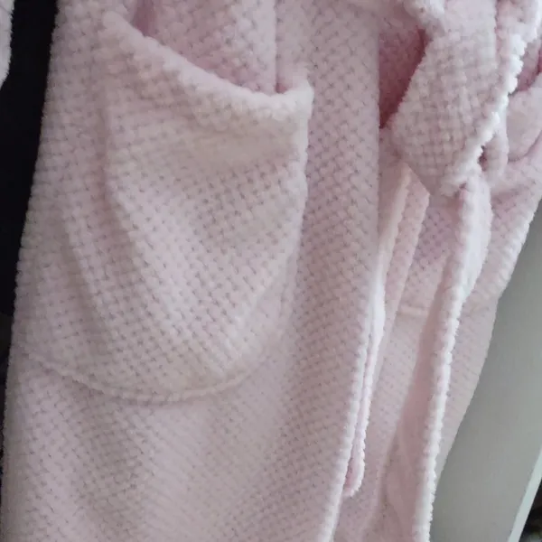 Ulta Beauty robe. (#0939) Size undefined - Image 3