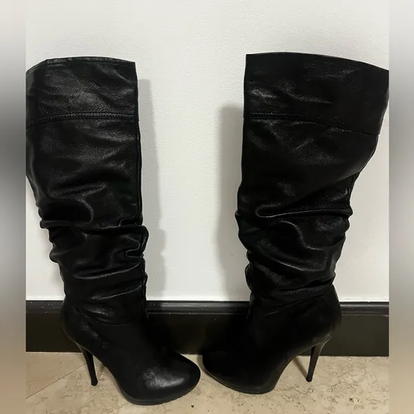 Elegant Black Leather Knee - Image 2