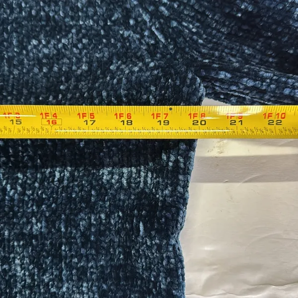Orvis Women's Deep Blue Crew Neck chenille Sweater L soft winter cozy outdoors - Image 10