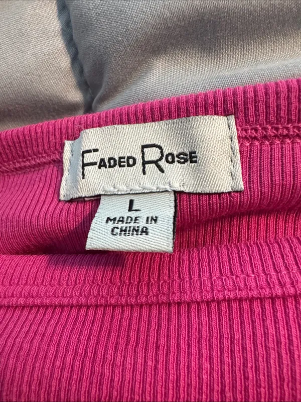 Women’s Short-Sleeve Ribbed Tee in Fuchsia - Image 3